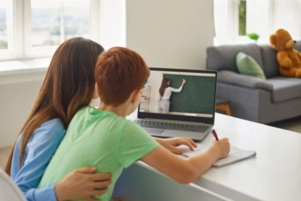 Corrente a favor da educação brasileira