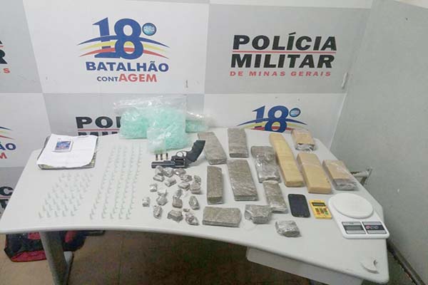 Suspeito de tráfico de drogas é preso no bairro Chácaras Contagem