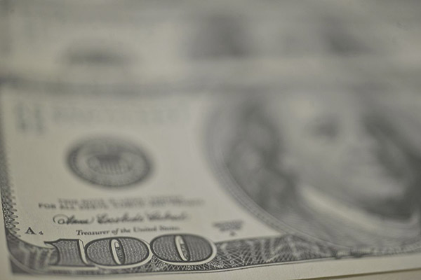 Dólar fecha a R$ 4,14, segundo maior valor desde Plano Real