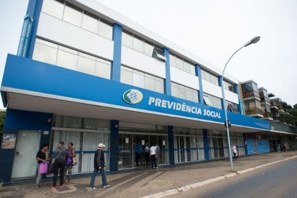 Prova de vida de servidores aposentados é suspensa até 31 de outubro