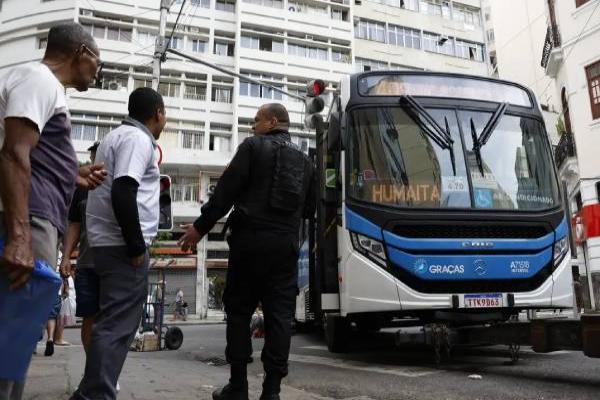 Operação policial no Rio deixa mais de cem mortos, pelo menos quatro são policiais