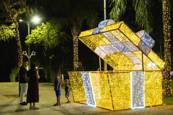 Prefeitura promete show pirotécnico silencioso na inauguração das luzes de Natal