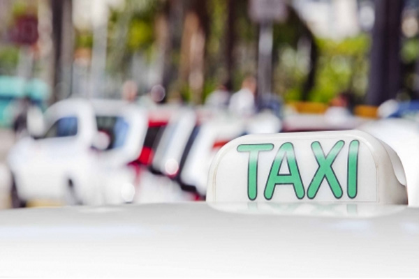 Lei permite sucessão na exploração do serviço de táxi em BH