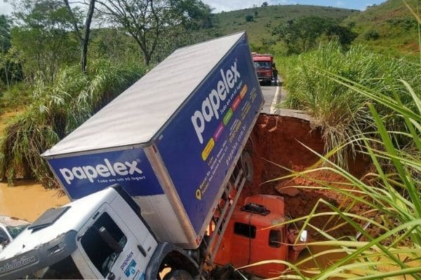 Mulher arrastada pela água é a 54ª vítima fatal das chuvas em Minas
