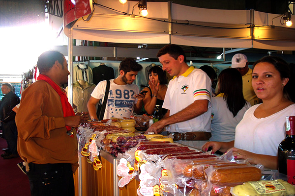 14ª Feira MinasTchê reúne culturas gaúcha e mineira em BH