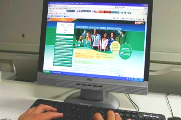 MEC adia prazos de regularização dos contratos do Fies e anuncia mudanças