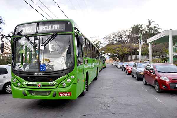 Ônibus de Contagem circulam com escala de sábado durante jogo