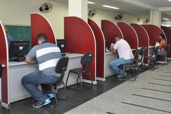 Centrais do Sine e do CadÚnico fecham mais cedo na sexta-feira