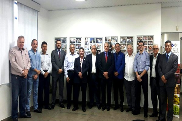 G-7 Contagem reúne-se com Zezé Perrella para discutir demandas locais