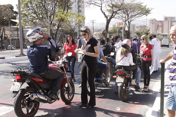 Blitz comemora o Dia do Motociclista em Contagem