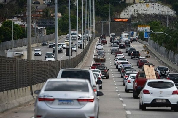 Detran-MG suspende serviços temporariamente a partir de quarta-feira