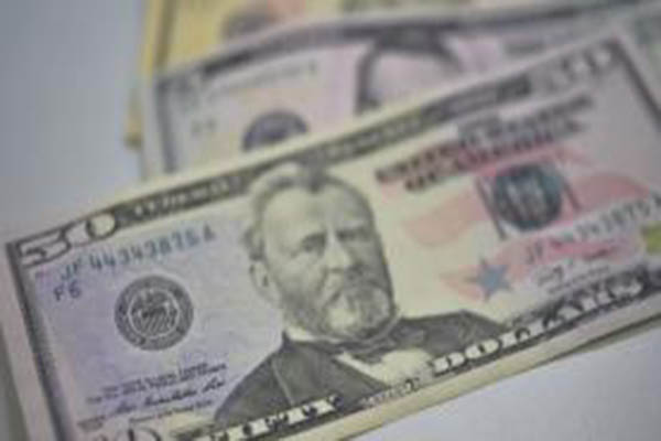 Dólar fecha abaixo de R$ 3,13 e alcança menor valor em três meses