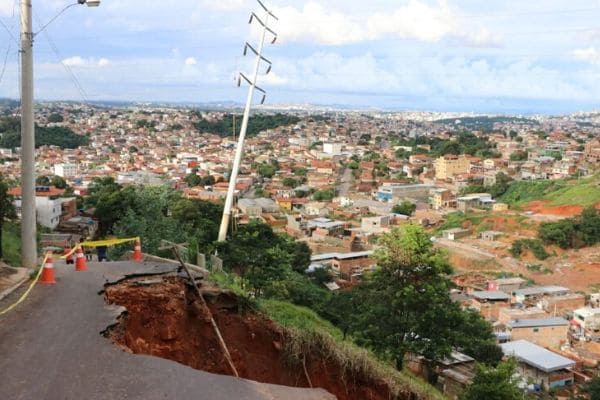 Chuva em Minas: mais de 50 mil estão fora de casa