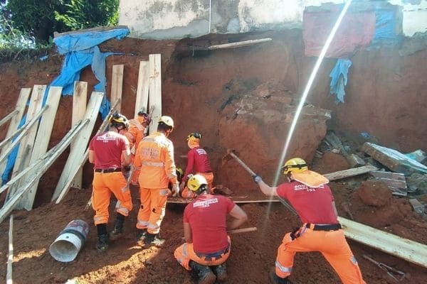 Homem morre soterrado em canteiro de obra em Contagem