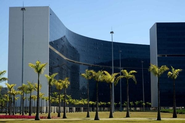 Governo de Minas anuncia escala de pagamentos de maio