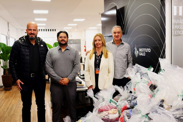 Cartão de TODOS doa 3 mil agasalhos ao Instituto Galo em Belo Horizonte