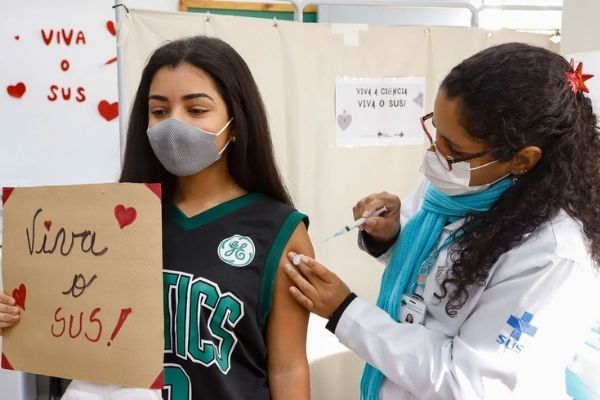 Adolescentes com comorbidade entram para grupo prioritário de vacinação