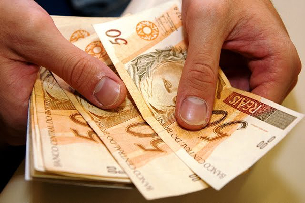 Diário Oficial da União publica decreto com o novo salário mínimo de R$ 937