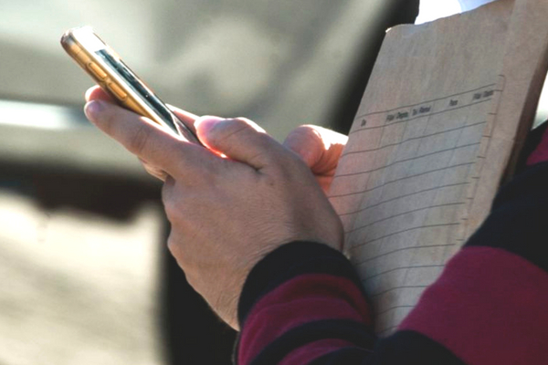 Anatel deve mudar regras para impedir cobranças após roubo de celular