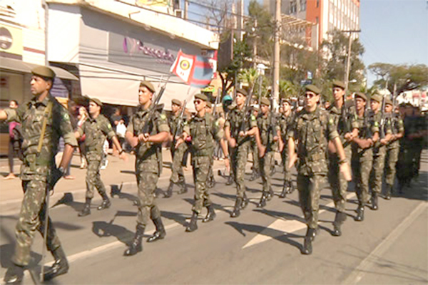 Desfile cívico acontece no sábado (2), em Contagem