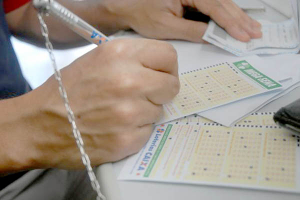 Com prêmio estimado em R$ 220 milhões, Mega da Virada já recebe apostas