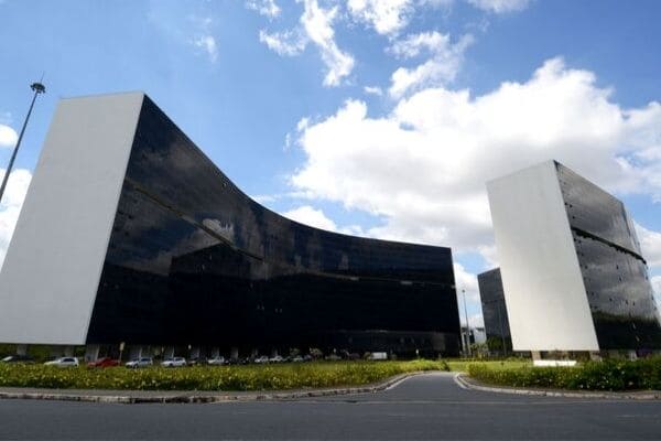 Seplag divulga escala de pagamentos de novembro