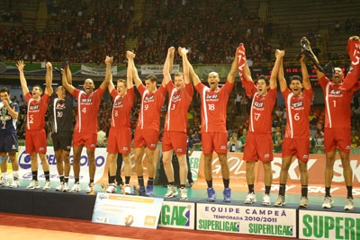 Sesi comemora título da Superliga Masculina de Vôlei