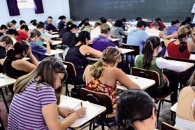 Enem terá duas edições em menos de um ano, segundo o MEC