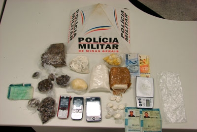 Militares do 39º BPM apreendem grande quantidade de drogas