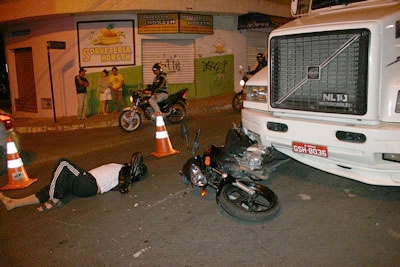 Imprudência deixa mais um motoqueiro ferido