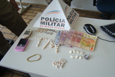18º BPM apreende traficante de drogas no Bairro Funcionários