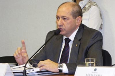 Diretor-geral do Dnit pede exoneração após denúncias