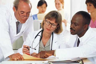 Médicos suspendem atendimento aos planos de saúde em nível nacional