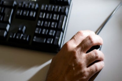 Trabalho ou jogos podem ser tão viciantes quanto álcool ou drogas, diz especialista