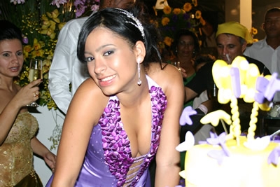 Niver de Nicole com direito a show de dança.