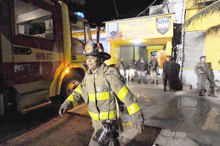 Incêndio em presídio deixa pelo menos 272 mortos em Honduras