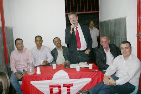 PV oficializa apoio ao PT 