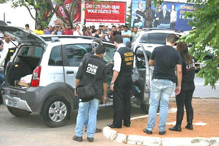 Oficial de justiça é encontrado morto dentro do próprio carro