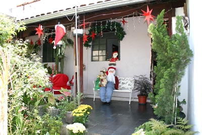 Decorações de Natal encantam as crianças.