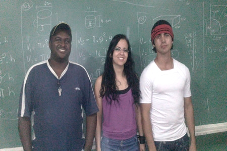 Cursos preparatórios comunitários beneficiam estudantes em Contagem