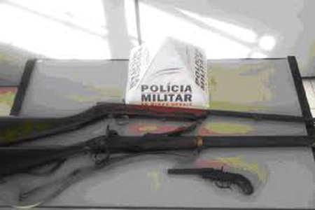 PM desmonta depósito de armas de fogo