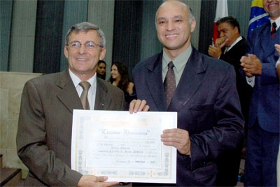 Prefeito de Betim é homenageado em Contagem.