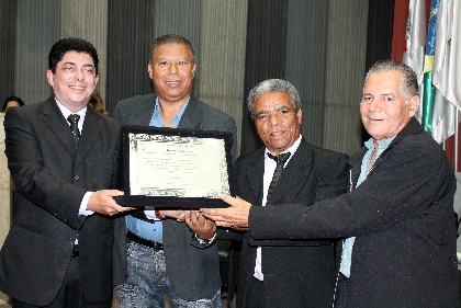 Trio Brinco de Ouro é homenageado na Câmara de Contagem