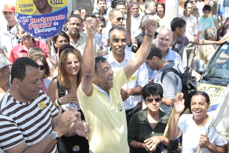 Ademir intensifica corpo-a-corpo em reta final de campanha