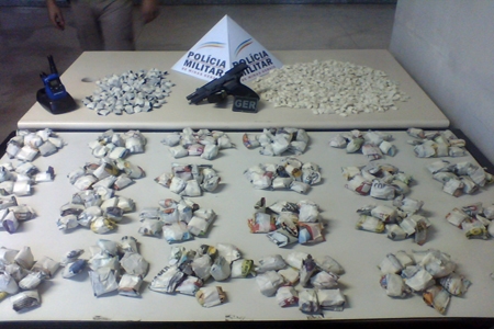 Homem é preso com 872 pedras de crack na Grande BH