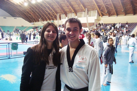 Atletas de Contagem participam do Campeonato Brasileiro de Taekwondo