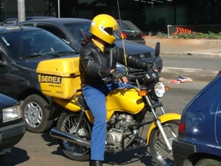 Motoboys lutam por baús
