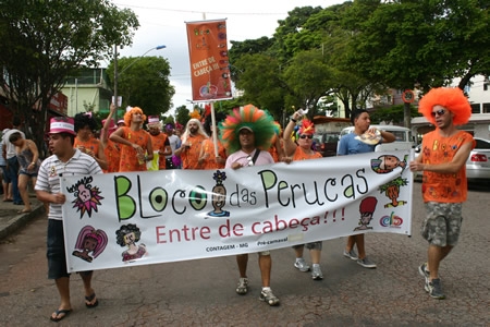 Carnaval das marchinhas percorre as ruas do Eldorado