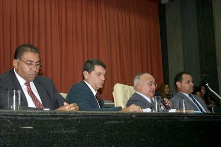 Vereadores provam o repasse dos royalties e os reajustes de salários