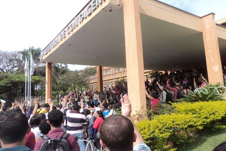 Servidores da educação recusam proposta do governo de Contagem
